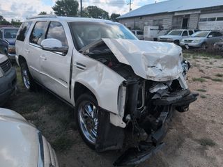 2012 Cadillac Escalade Premium - Exterior Front Right Corner Image